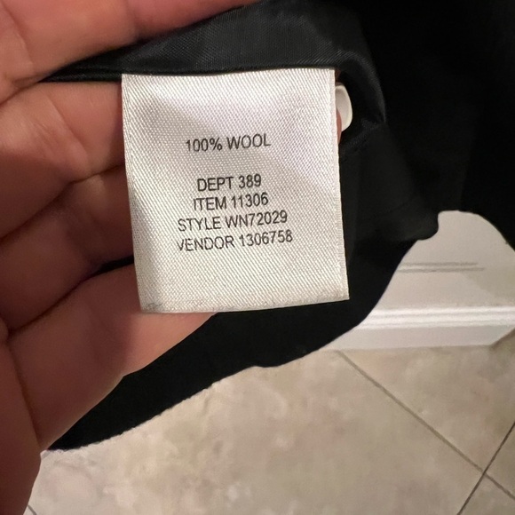 Nordstrom 100% Wool Blazer with 2 Front Pockets and one inside, size Medium. EUC - Picture 7 of 9